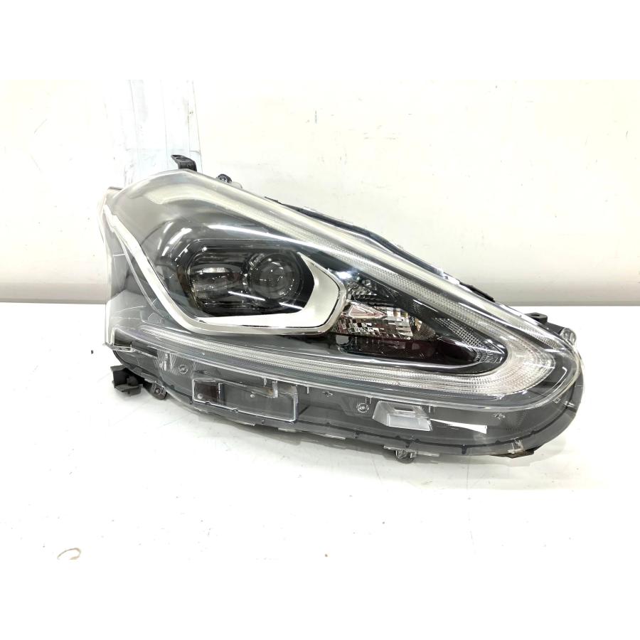 トヨタ シエンタ NSP170G 170系 前期 純正 ヘッドランプ 右 LED 