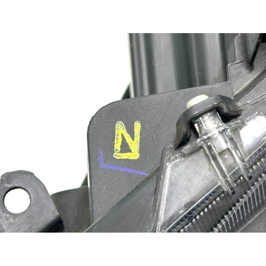 ☆レンズ綺麗☆ トヨタ カローラスポーツ NRE210H/214H ZWE211H 純正