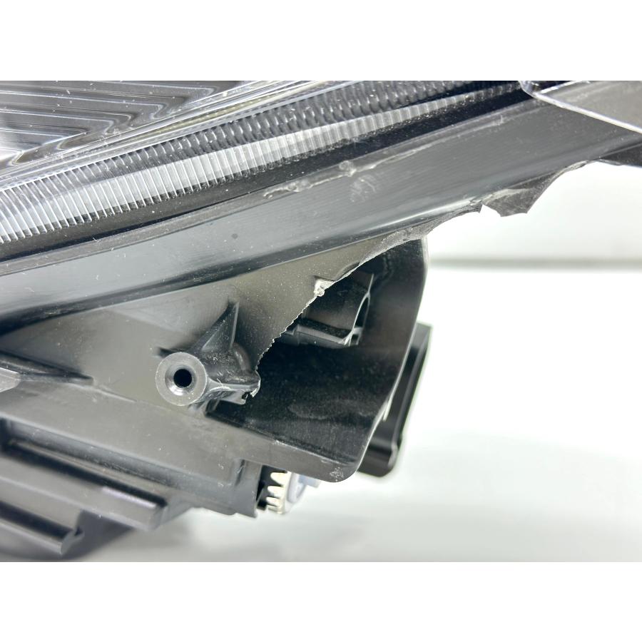 トヨタ カローラツーリング ZWE215 NRE210 後期 純正 左 LED ヘッド