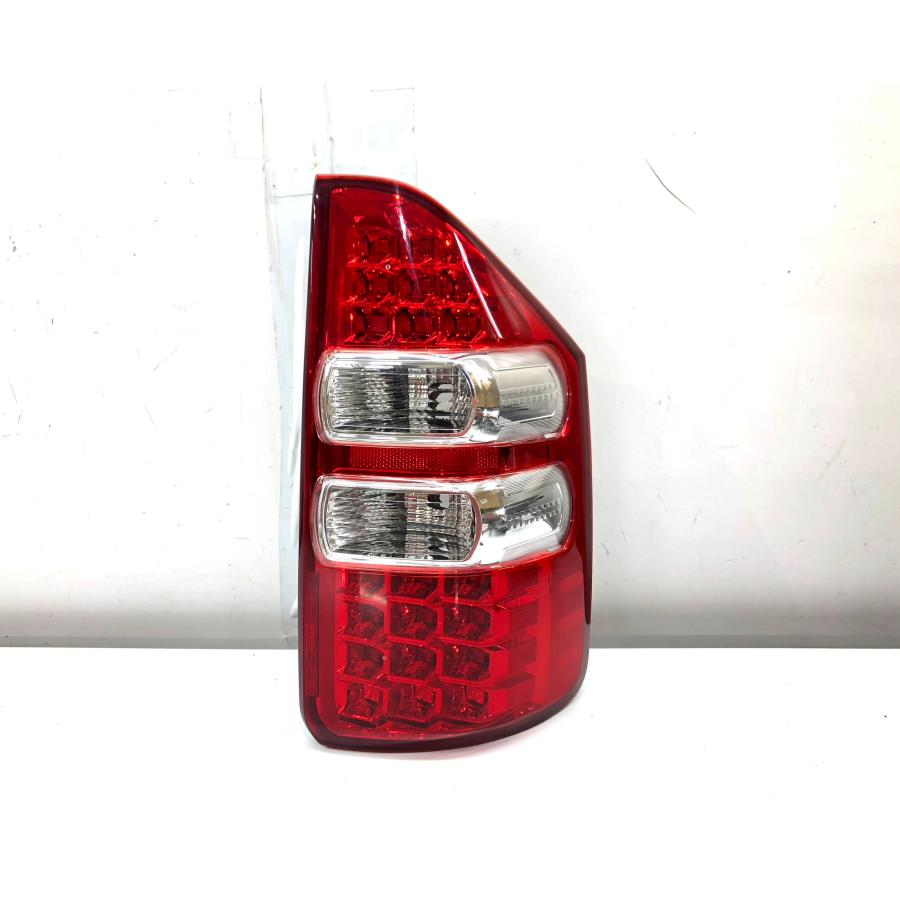 トヨタ純正★ノア ZRR70  テールランプセット トヨタ ノア ZRR70 後期 純正 テールランプ 右 LED ICHIKOH28-219（83A