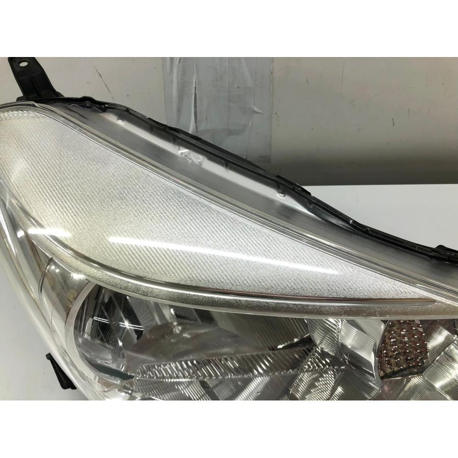 トヨタ ヴィッツ NSP130 前期 純正 ヘッドランプ 右 ハロゲン