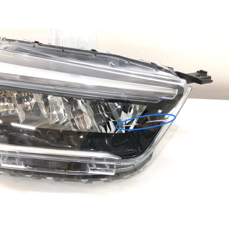 トヨタ ライズ A200/A201/A202/A210 純正 ヘッドランプ 右 LED
