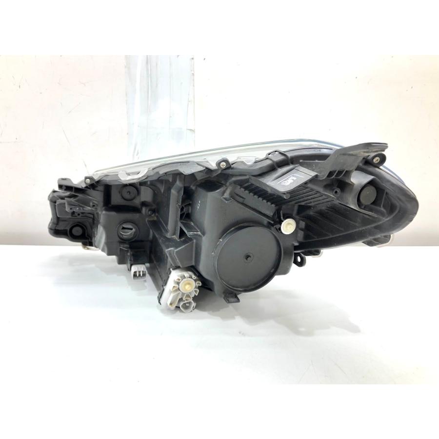 ♪GR♪ヴィッツ NCP131 後期 純正 ヘッドランプ 右 LED 81105-52M60