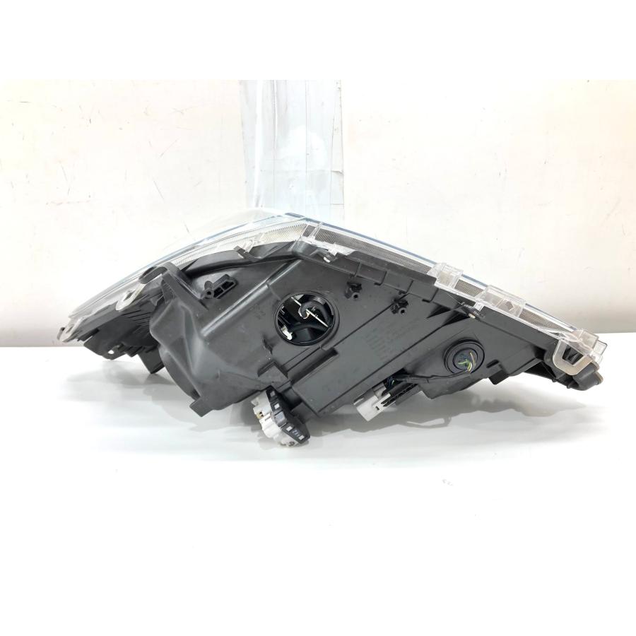 ♪GR♪ヴィッツ NCP131 後期 純正 ヘッドランプ 右 LED 81105-52M60