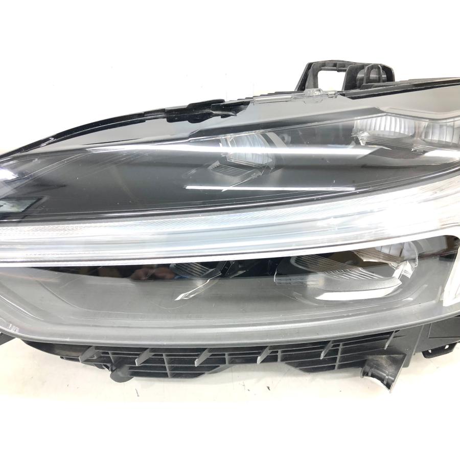 ボルボ VOLVO XC60 UB/UD 純正 ヘッドランプ 左 LED 32337372（85A-24m