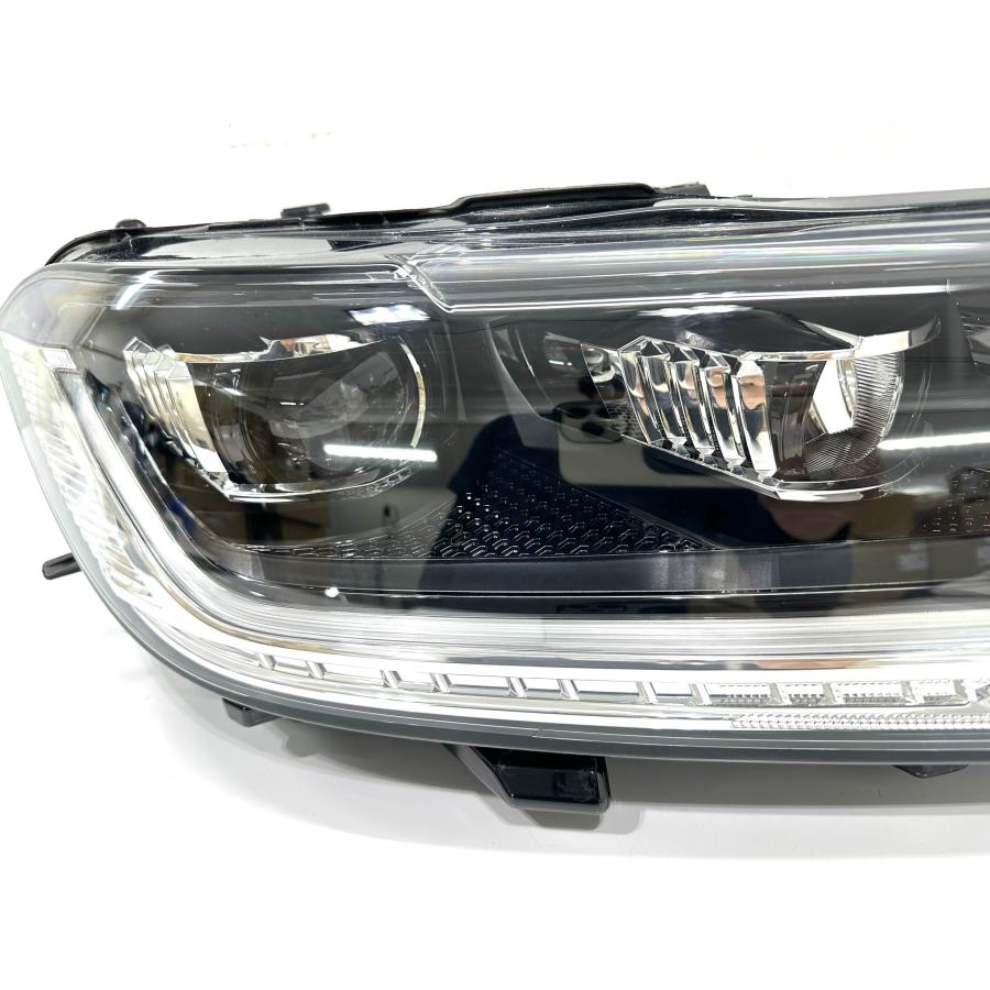 ☆レンズ綺麗☆ フォルクスワーゲン VW T-CROSS Tクロス 純正 右 LED