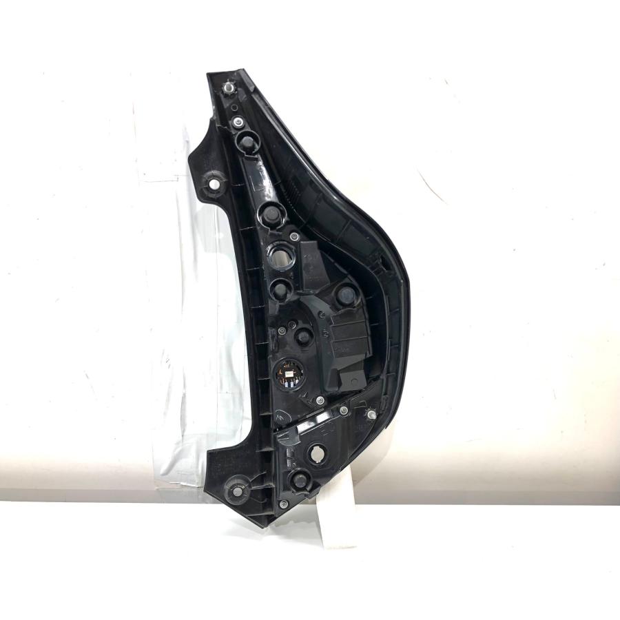 トヨタ アクア NHP10 中期 純正 テールランプ 左 81551-52D01 トヨタ アクア NHP10 中期 純正 テールランプ 左 81551-52D01