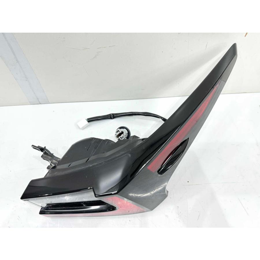 レクサスIS ASE30/AVE30 後期 純正テールライト 右 81550-53381/81551