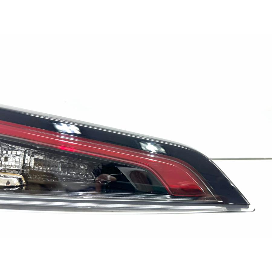 ☆美品☆ トヨタ カローラツーリング NRE210W 純正 左右 テールライト 