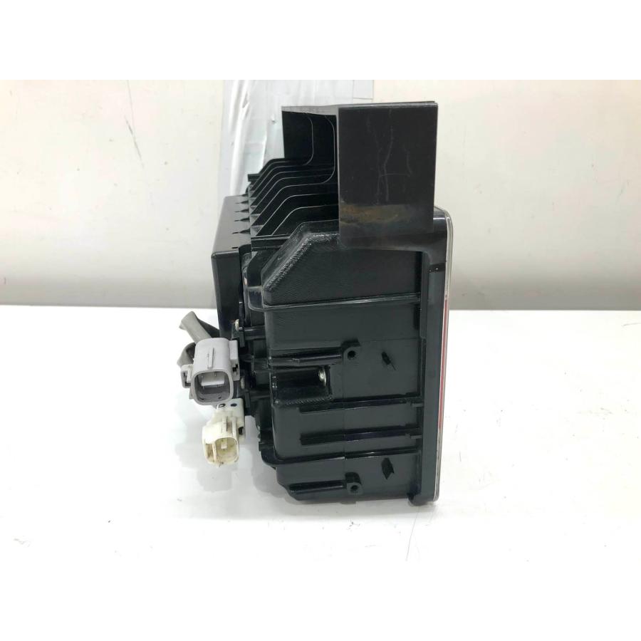 HINO 日野 ダンプ トラック 純正 テールランプ 右 LED 24V KOITO220