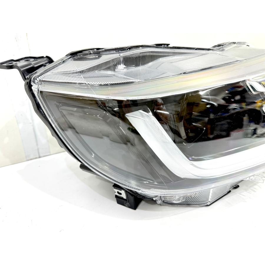 レンズ綺麗】ソリオ MA37S 純正LEDヘッドライト 右 KOITO 100