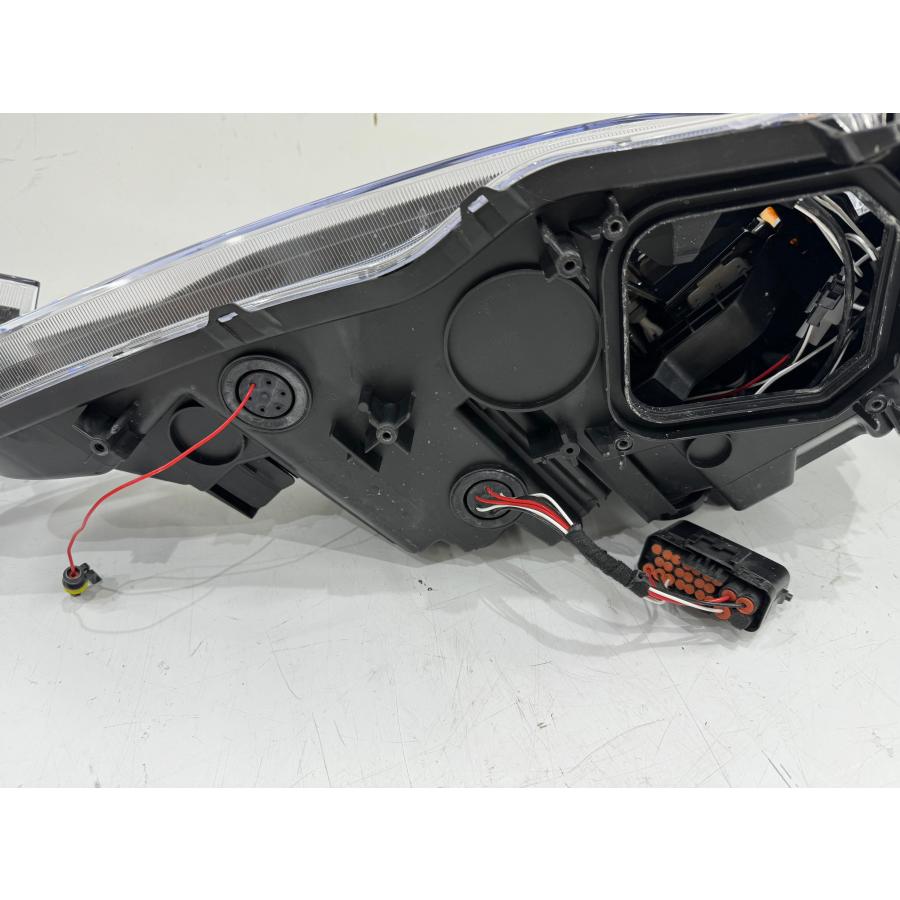 社外】レクサスIS GSE20 3眼LEDヘッドライト左右セット （96A-54