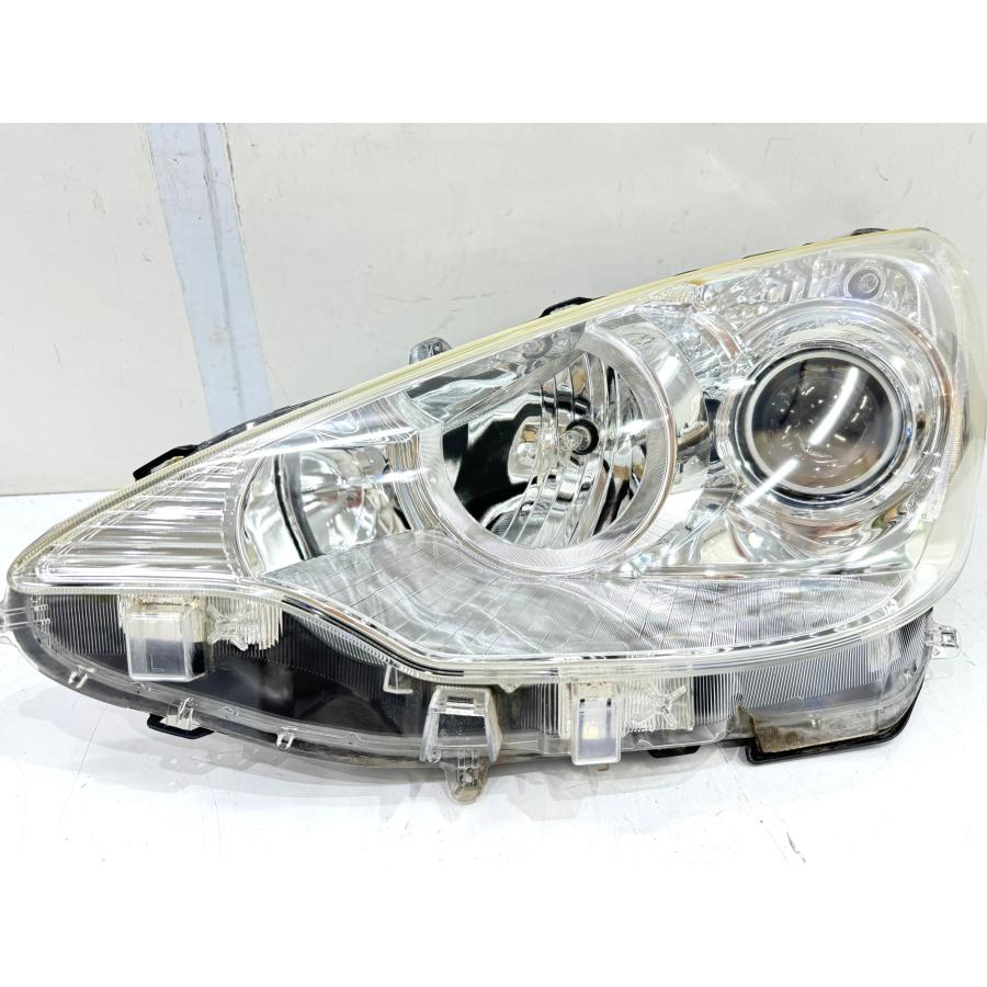 研磨】アクア NHP10 前期 純正ハロゲンヘッドライト 右 KOITO52-244