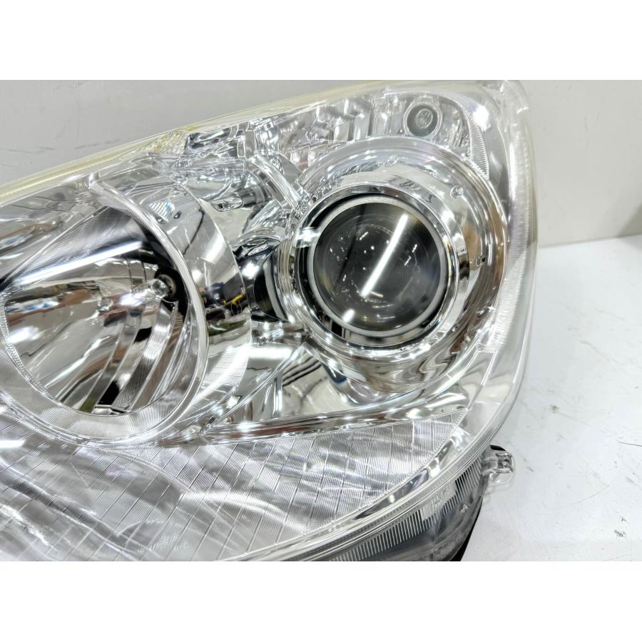 研磨】アクア NHP10 前期 純正ハロゲンヘッドライト 右 KOITO52-244