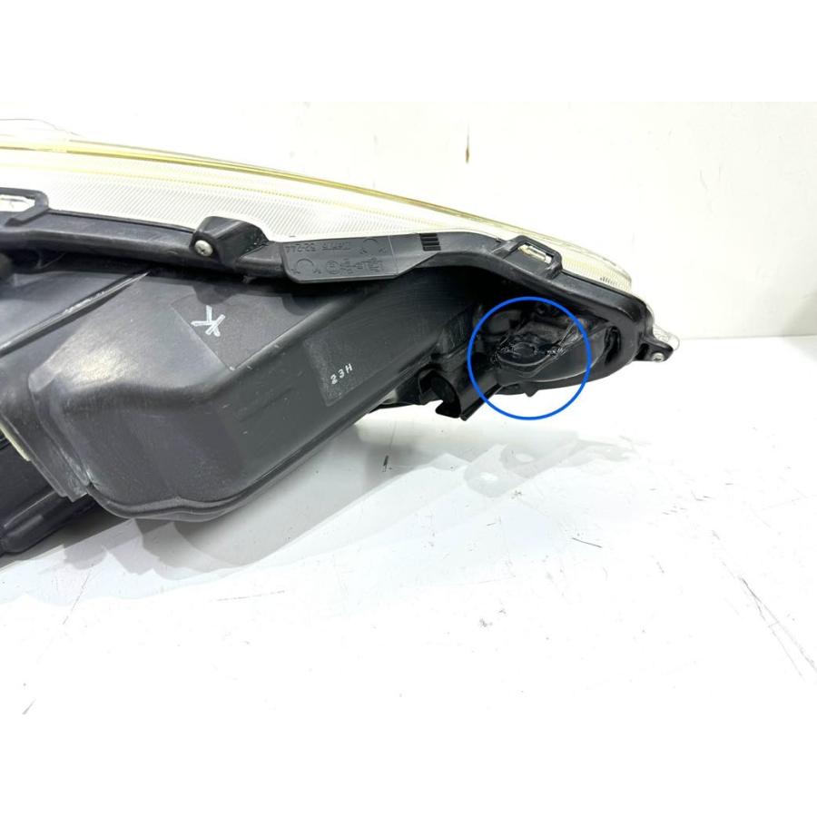 研磨】アクア NHP10 前期 純正ハロゲンヘッドライト 右 KOITO52-244