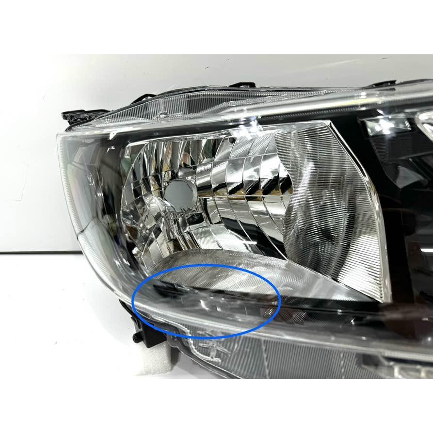 スズキ ソリオ MA37S 純正 右 ハロゲンヘッドライト KOITO100-593A9