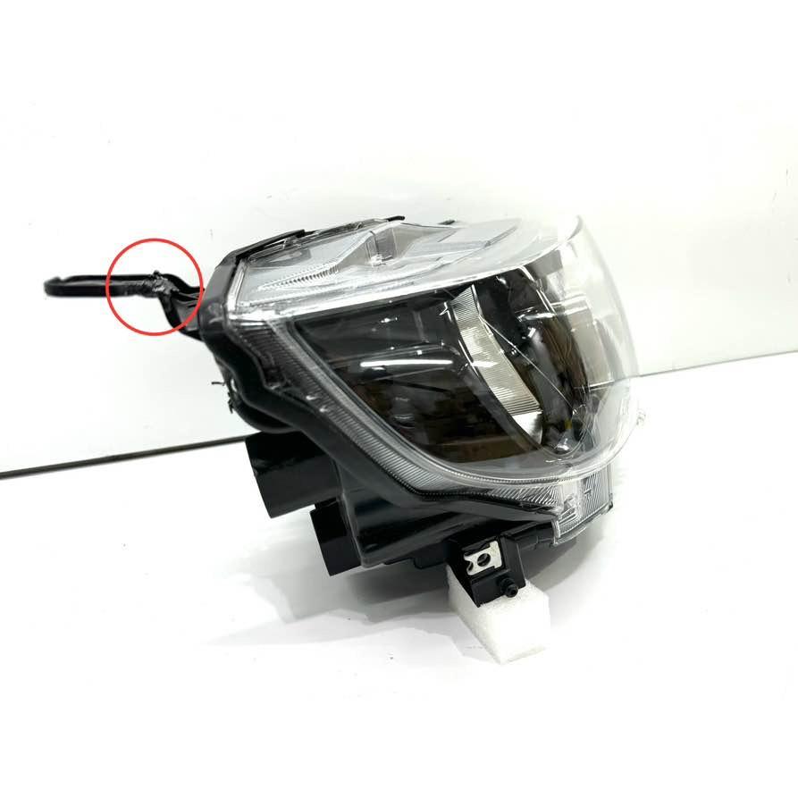 スズキ ソリオ MA37S 純正 右 ハロゲンヘッドライト KOITO100-593A9