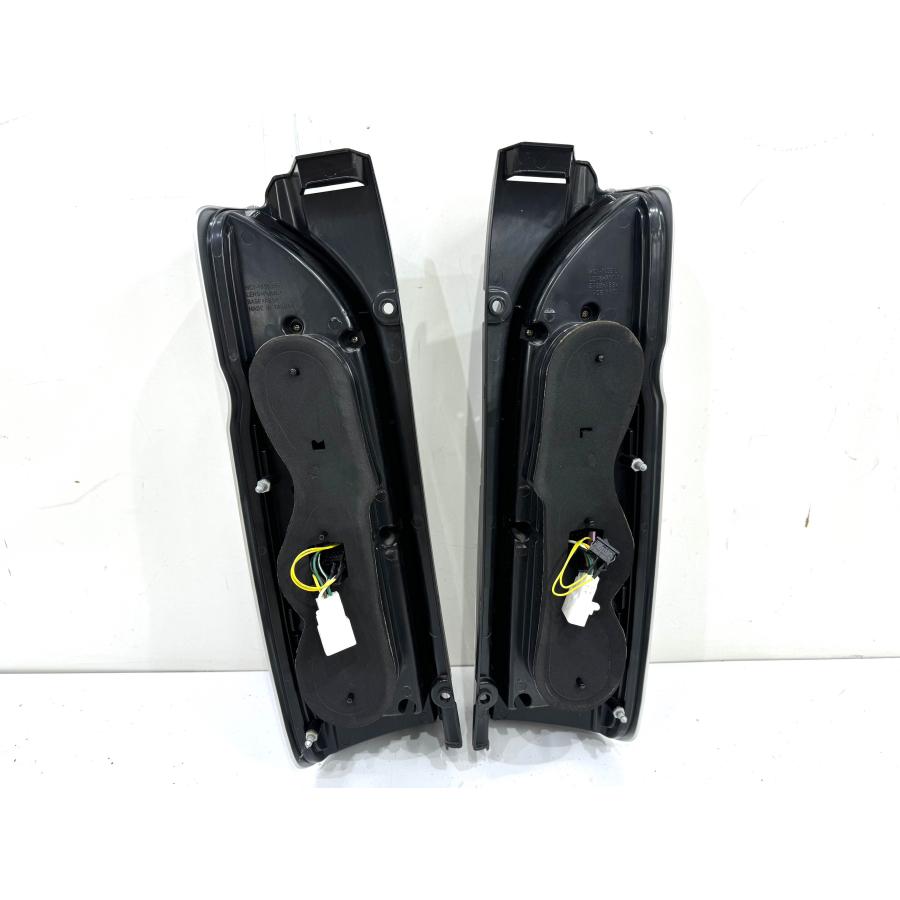 良品/ESTIROXFALCON】200系 ハイエース シーケンシャルテールライト