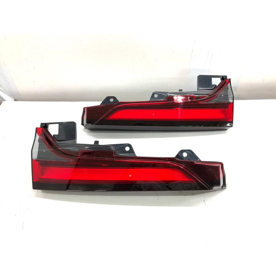 トヨタ ノア ZWR90W/MZRA90W 純正 テールランプ フィニッシャー 左右