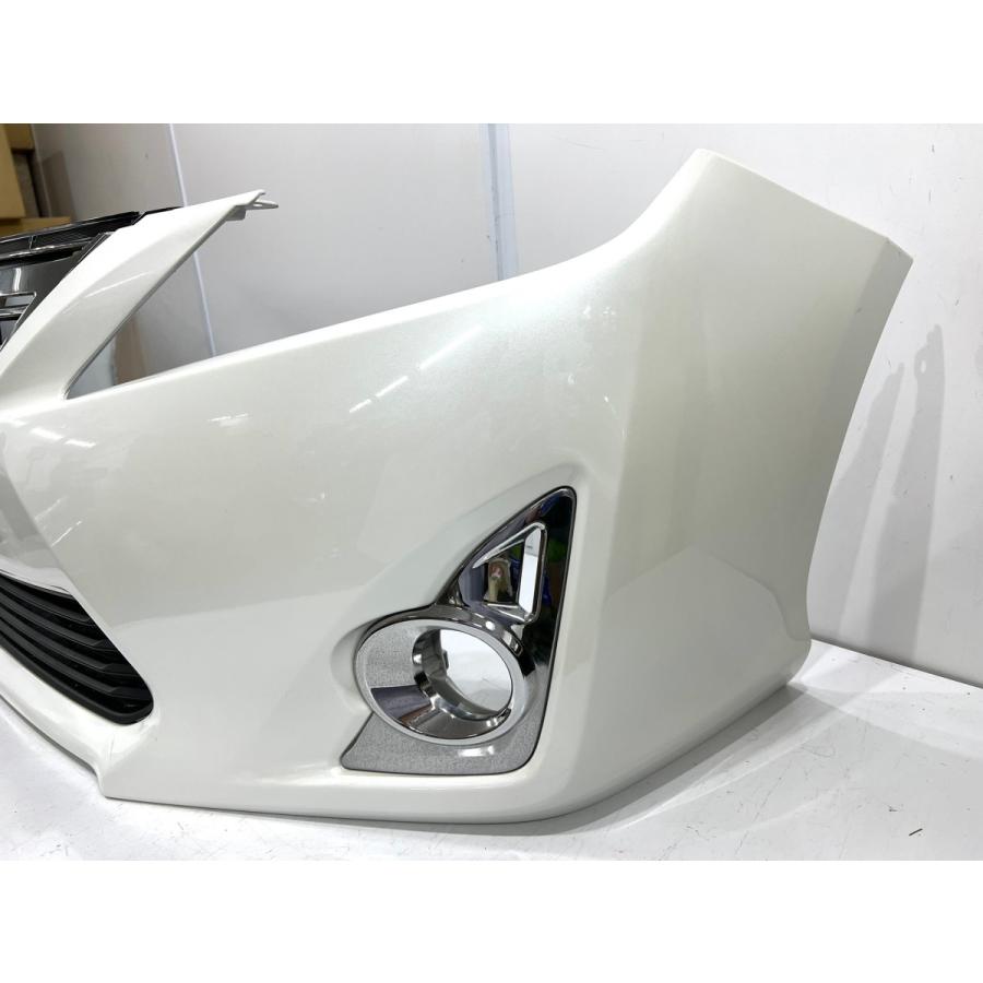 カムリ AVV50 前期 純正フロントバンパー 黒 52119-33710 （B19-57）