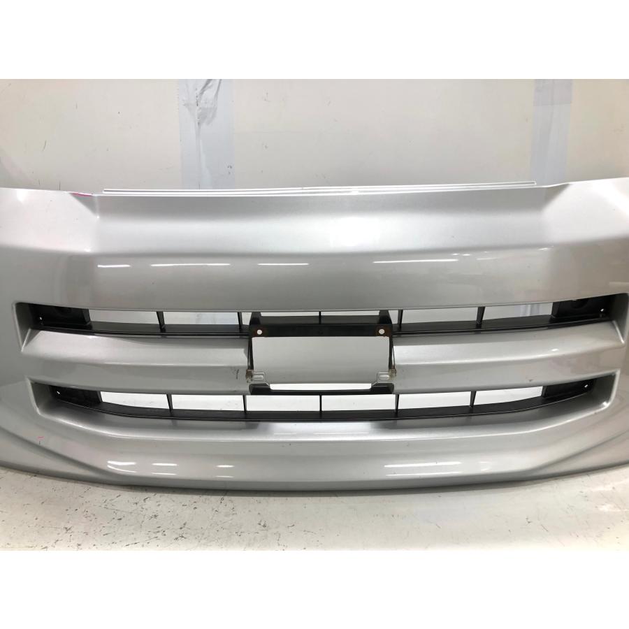 トヨタ ヴォクシー AZR60/AZR65 後期 純正 フロントバンパー 52119