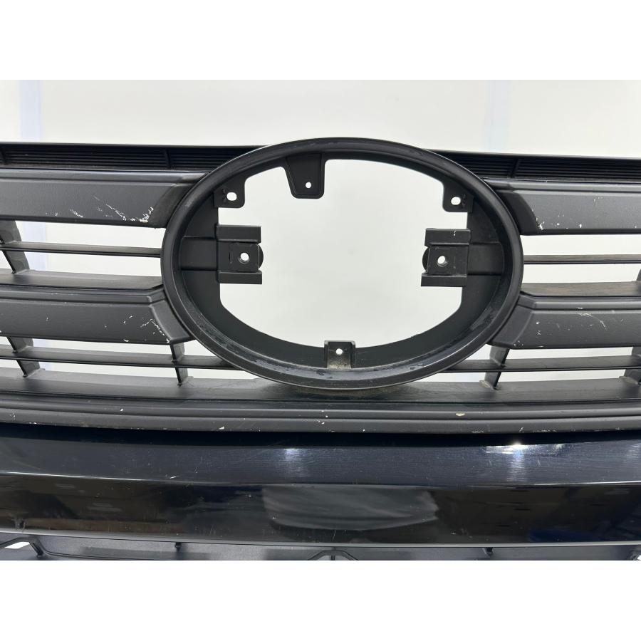 ハイラックス GUN125 前期 純正フロントバンパー 黒ソリッド 53112