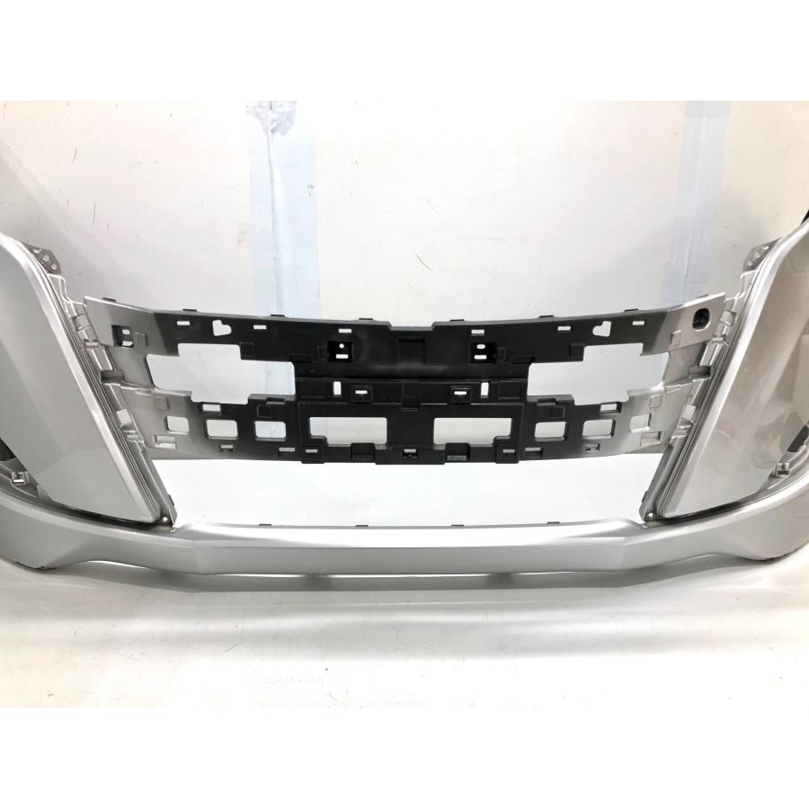 トヨタ ノア/エスクァイア ZRR80G 後期 純正 フロントバンパー 52119