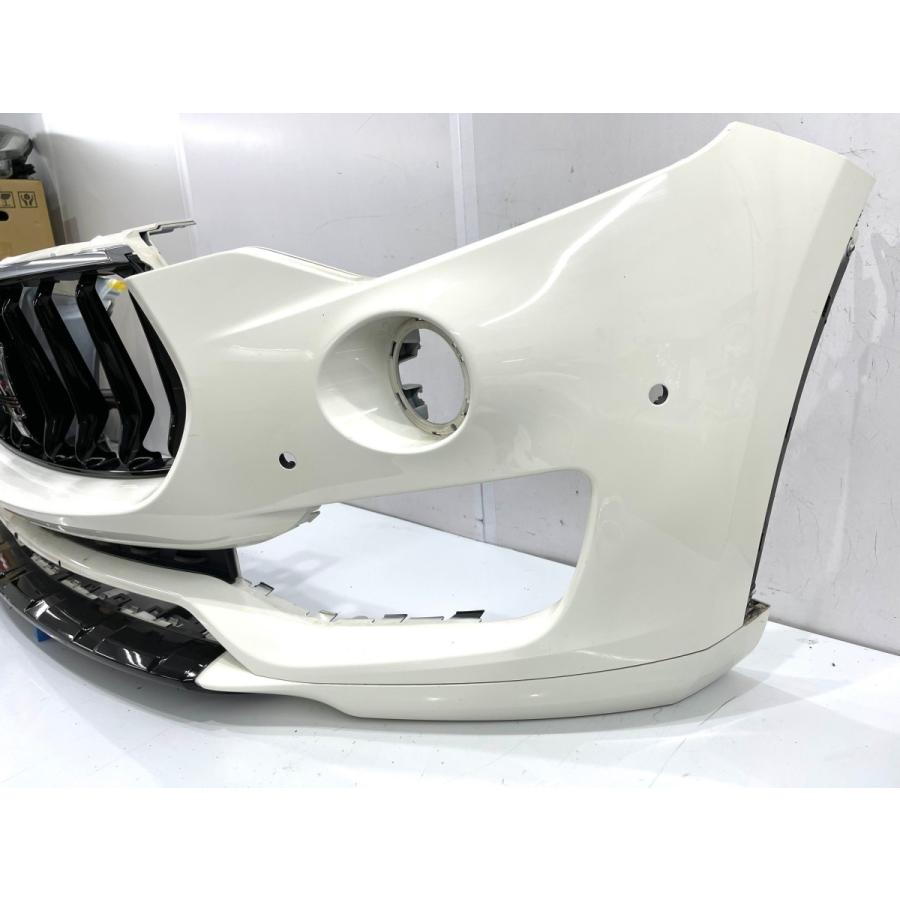 マセラティ レヴァンテ 純正フロントバンパー 670040752 （B39-9