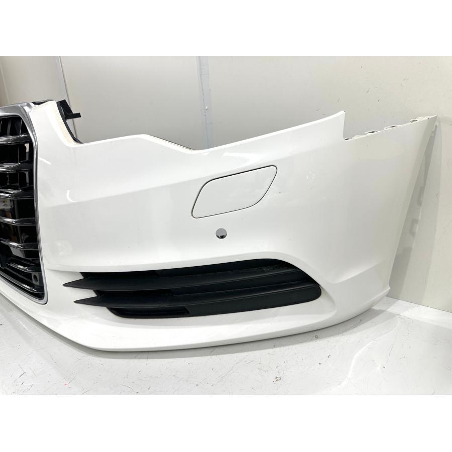 アウディ A6 4G 純正フロントバンパー 白ソリッド 4G0807437 （B42-32