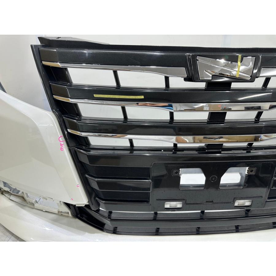 ZWR80のフロントバンパー(070) ノア G/X ZRR80/ZWE80 前期 純正フロントバンパー パール070 52119