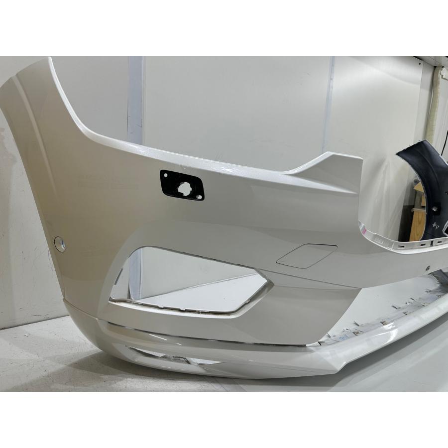 ボルボ XC60 UB/UD 純正フロントバンパー パール 31425160/39847121
