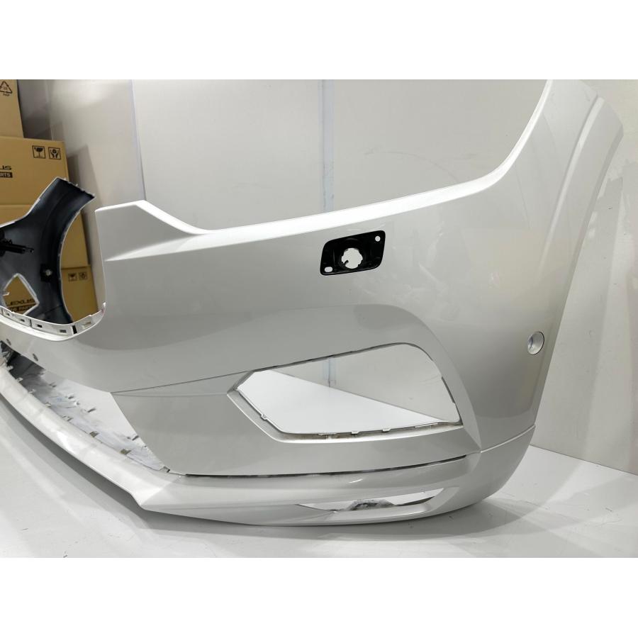 ボルボ XC60 UB/UD 純正フロントバンパー パール 31425160/39847121