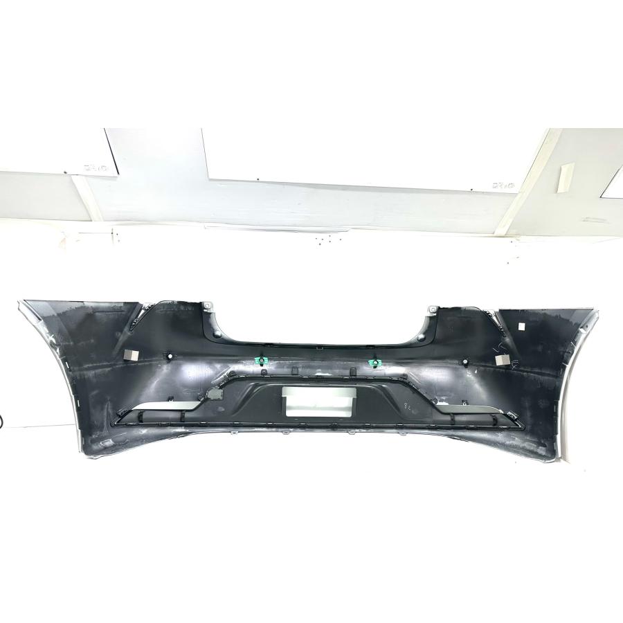 トヨタ プリウス MXWH60 純正 リアバンパー 52159-47230 シルバーメタ
