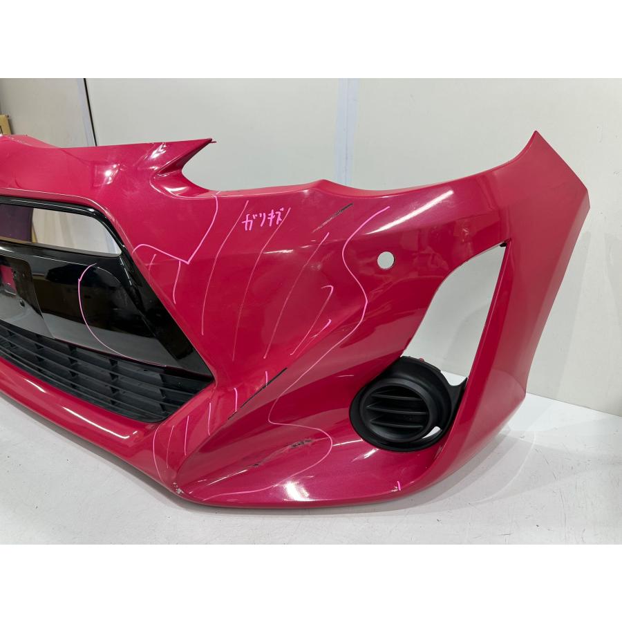 アクア NHP10 中期 純正フロントバンパー ピンク 52119−52A10 （B62