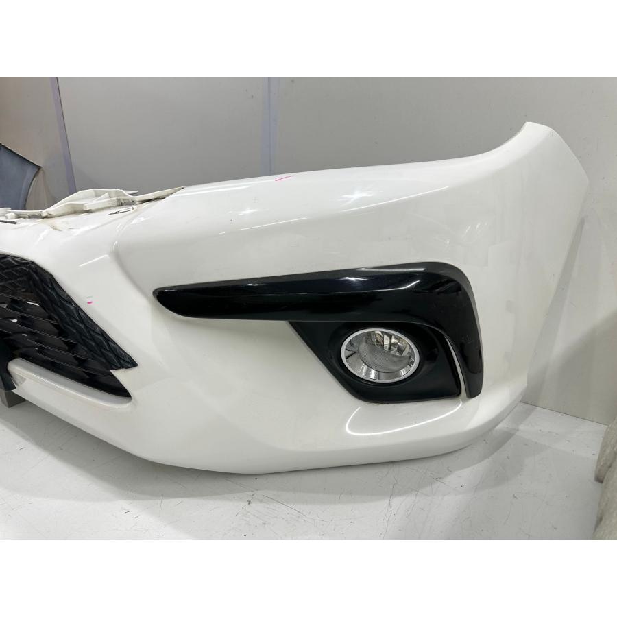 ハイラックス GNU125 前期 純正フロントバンパー 白ソリッド （B65-34