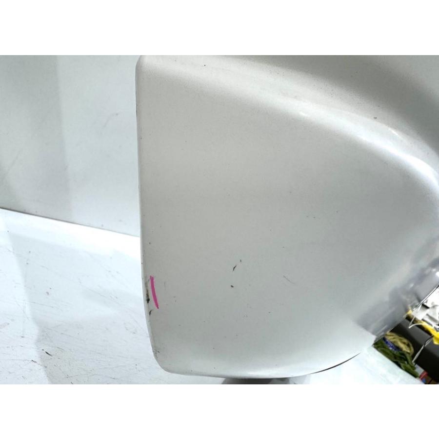 ジムニー JB23W 純正フロントバンパー 白ソリッド 71712-81AA0 （B72