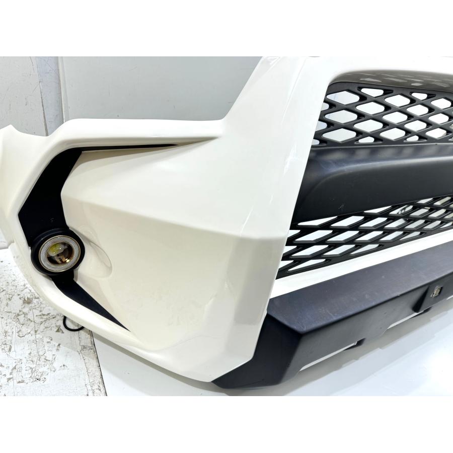 良品・TODA製】ハイラックス GUN125 後期 フロントバンパー 白ソリッド