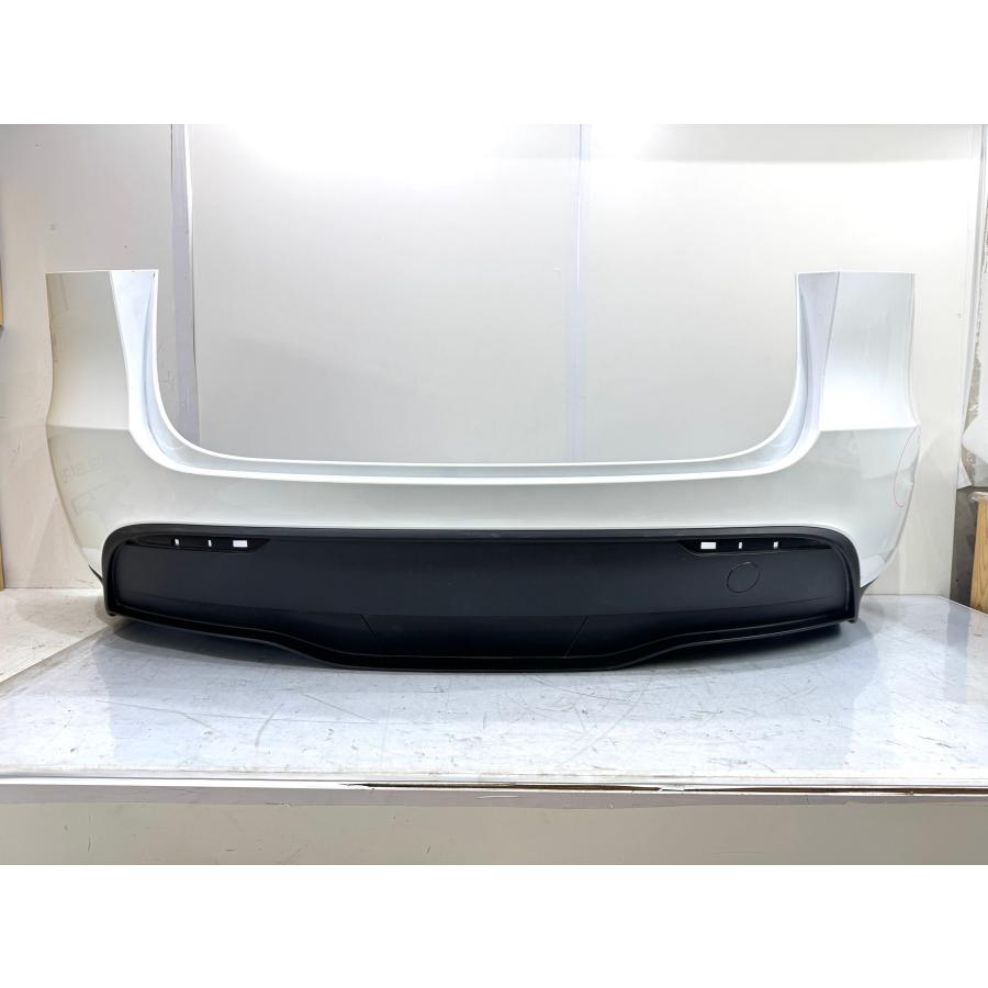 テスラ/モデルY 純正リアバンパー パール 15401-120-01 （B98-40