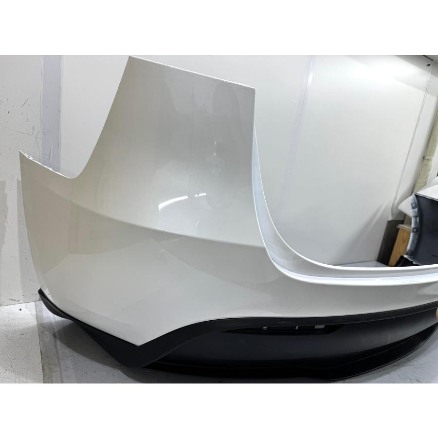 テスラ/モデルY 純正リアバンパー パール 15401-120-01 （B98-40