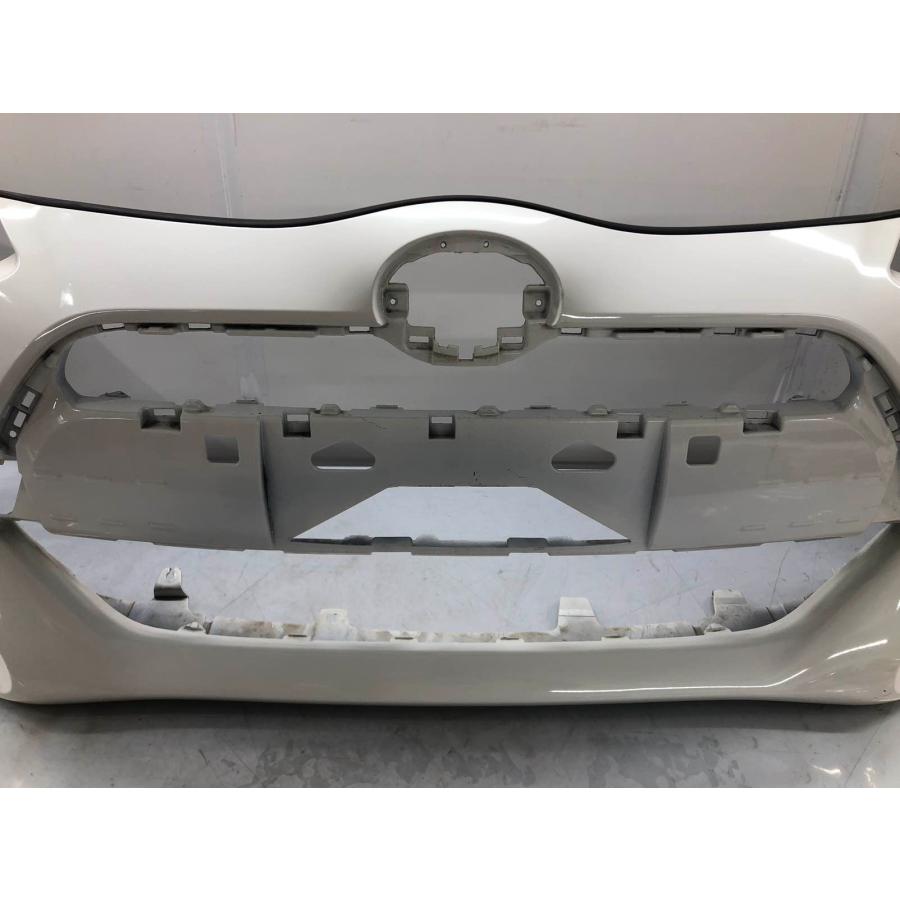 トヨタ アクア NHP10 中期 純正 フロントバンパー 52119-52A10