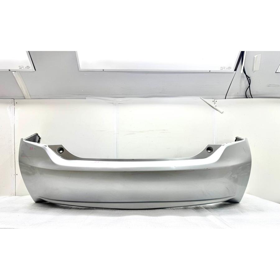 トヨタ プリウス ZVW30 30系 純正 リアバンパー 52159-47050 トヨタ プリウス ZVW30 純正 リアバンパー 52159-47050 シルバー （C13