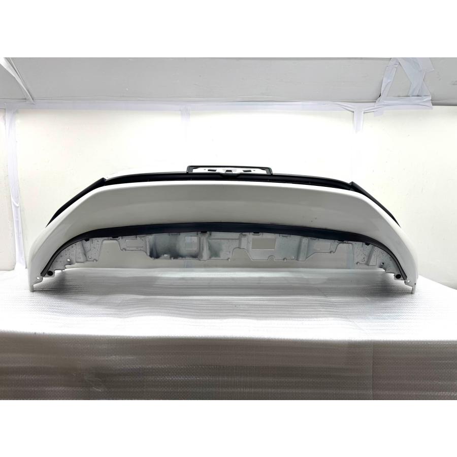 ホンダ フィット GR1/2/3/4 後期 純正 フロントバンパー 71101-TZA