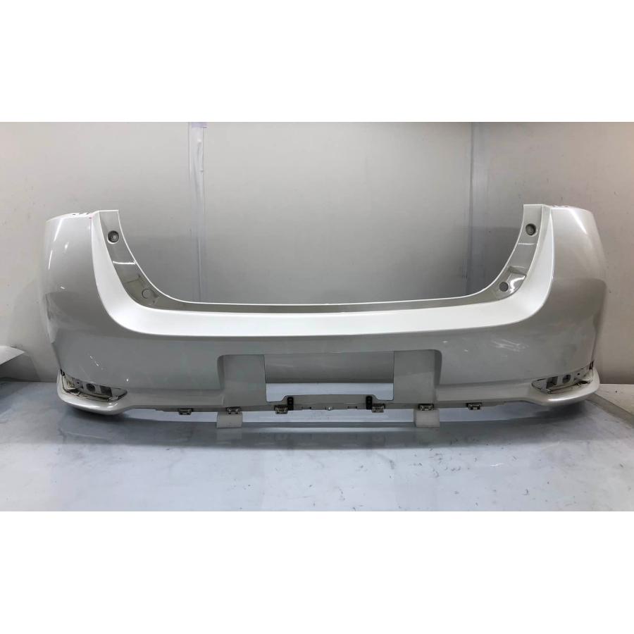 トヨタ オーリス NZE181H 後期 純正 リアバンパー 52159-12C30 パール