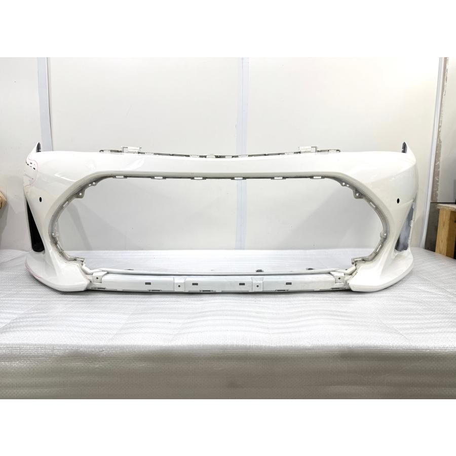 カローラ NZE161/NKE165 後期 純正フロントバンパー 白ソリッド 52119
