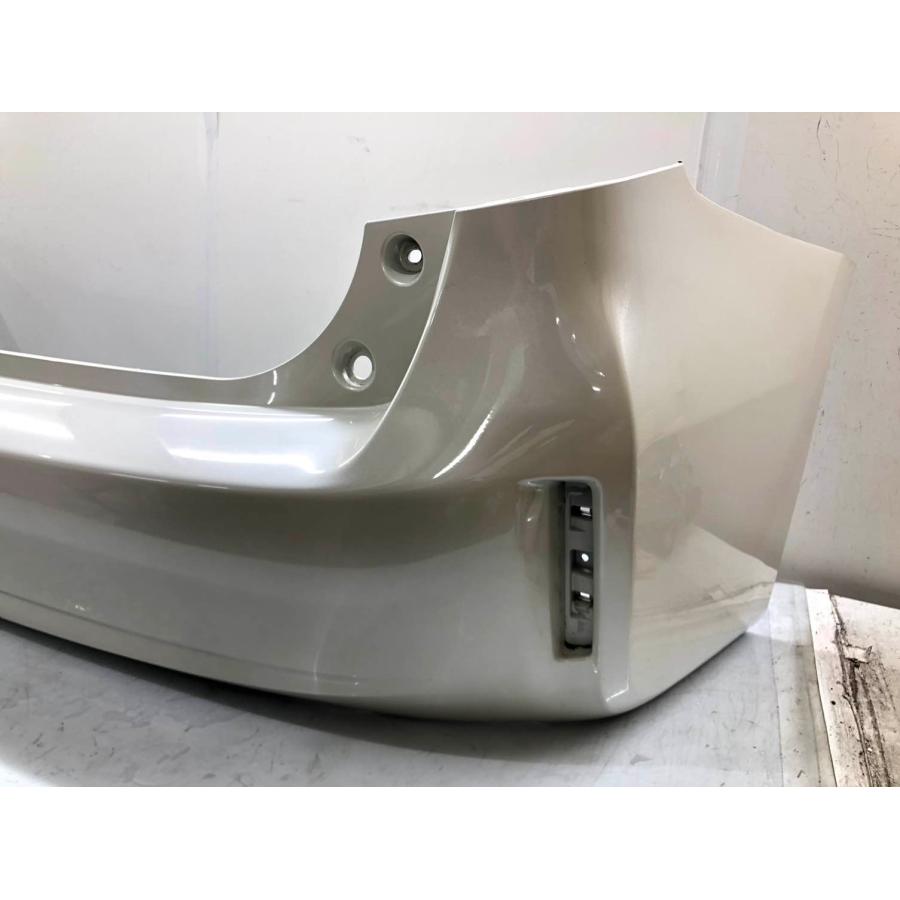 プリウスα ZVW40W 純正リアバンパー 52159-47070 トヨタ プリウスα ZVW40W 純正 リアバンパー 52159-47070 パール（C5