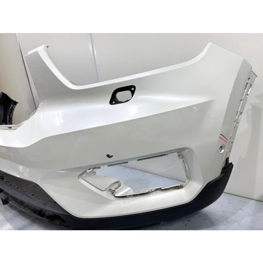 ボルボ XC40 XB系 純正フロントバンパー パール 31449359 （C6-15） : Reパーツ - 通販 - Yahoo!ショッピング
