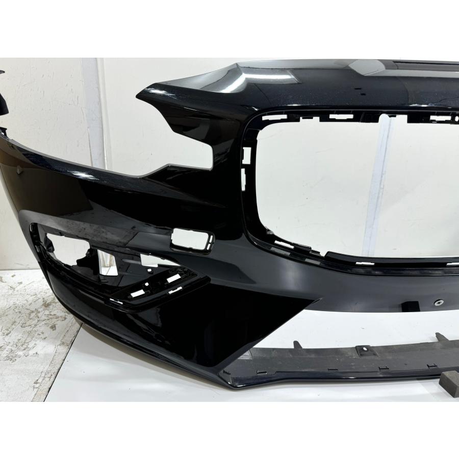 ボルボ V60 ZB 純正フロントバンパー 黒メタリッック 31690589 （C7-78