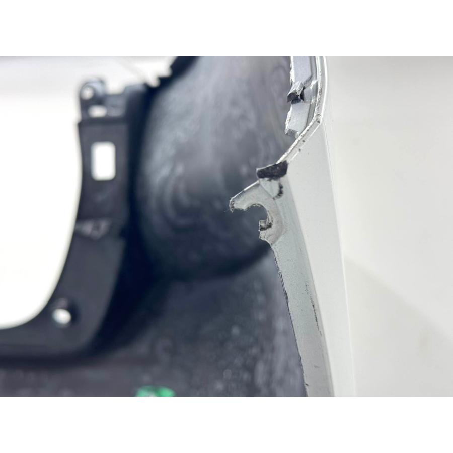 ☆ジャンク☆ トヨタ ハリアー AXUH80 MXUA80 純正 リアバンパー