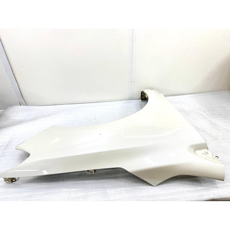 レヴォーグ VM4/VMG 純正フロントフェンダー 右 パール （FR18-61