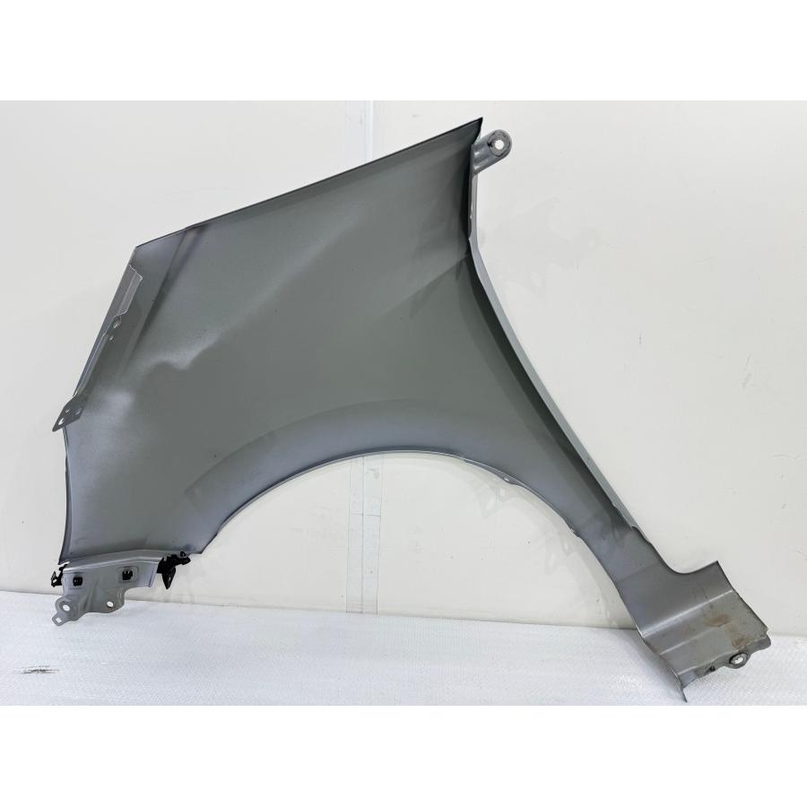 良品】フィット GR1/GR2/GR3/GR4 純正フロントフェンダー 右 シルバー